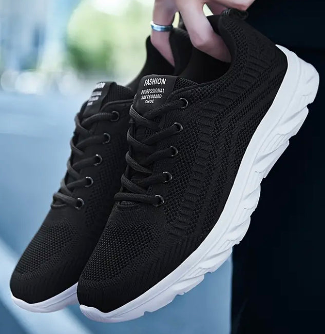 Breathable sneakers black & white