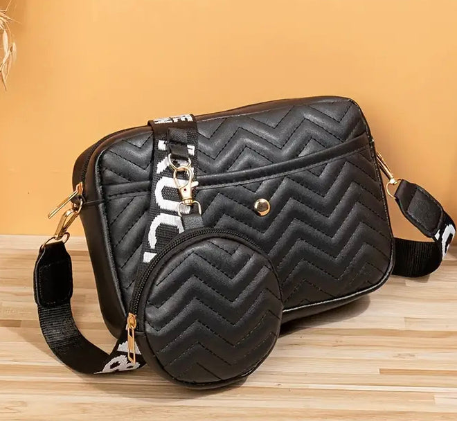 Stylish polylines quilted crossbody bag with round coin black