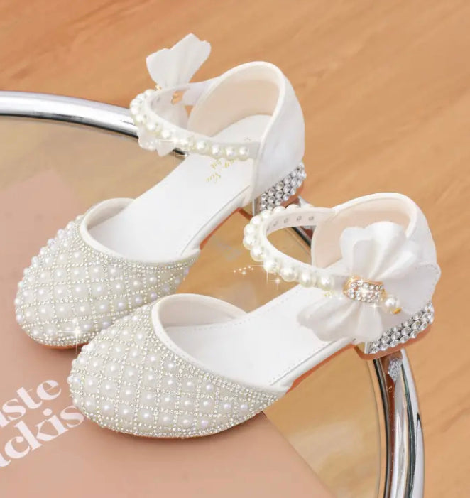 Pearl heels white