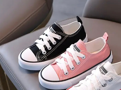 Canvas shoes pink